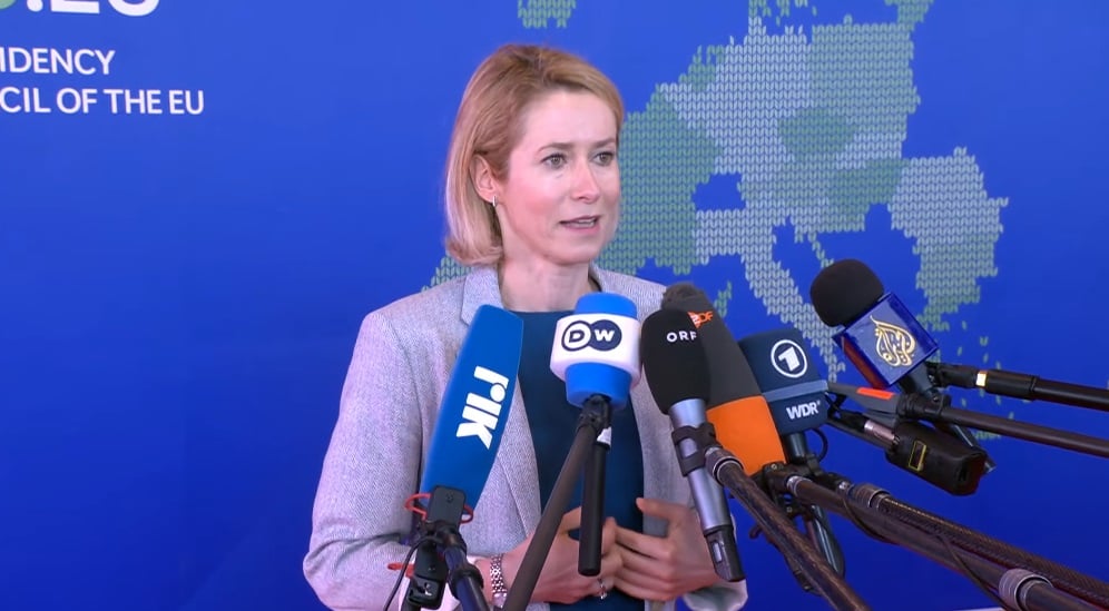 &Kappa;ά&lambda;&alpha;&sigmaf;: &Eta; &Epsilon;&Epsilon; &chi;&rho;&epsilon;&iota;ά&zeta;&epsilon;&tau;&alpha;&iota; &nu;&alpha; &pi;&rho;&omicron;&chi;&omega;&rho;ή&sigma;&epsilon;&iota; &mu;&epsilon; 21&omicron; &pi;&alpha;&kappa;έ&tau;&omicron; &kappa;&upsilon;&rho;ώ&sigma;&epsilon;&omega;&nu; &kappa;&alpha;&tau;ά &tau;&eta;&sigmaf; &Rho;&omega;&sigma;ί&alpha;&sigmaf;