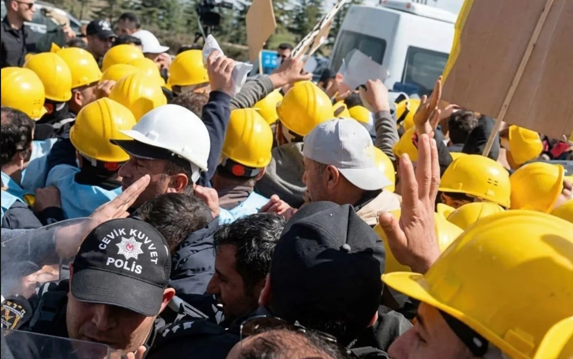 &Tau;&omicron;&upsilon;&rho;&kappa;ί&alpha;: &Epsilon;&pi;&epsilon;&iota;&sigma;ό&delta;&iota;&alpha; &mu;&epsilon; &delta;&alpha;&kappa;&rho;&upsilon;&gamma;ό&nu;&alpha; &sigma;&epsilon; &kappa;&iota;&nu;&eta;&tau;&omicron;&pi;&omicron;&iota;ή&sigma;&epsilon;&iota;&sigmaf; &alpha;&pi;&epsilon;&rho;&gamma;ώ&nu; &alpha;&nu;&theta;&rho;&alpha;&kappa;&omega;&rho;ύ&chi;&omega;&nu; (VID)