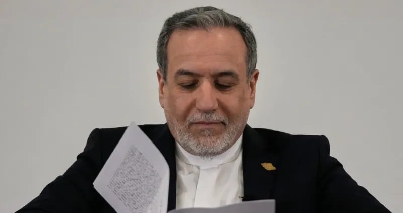 Ο Αραγτσί φτάνει απόψε στο Ισλαμαμπάντ για συνομιλίες με τις ΗΠΑ