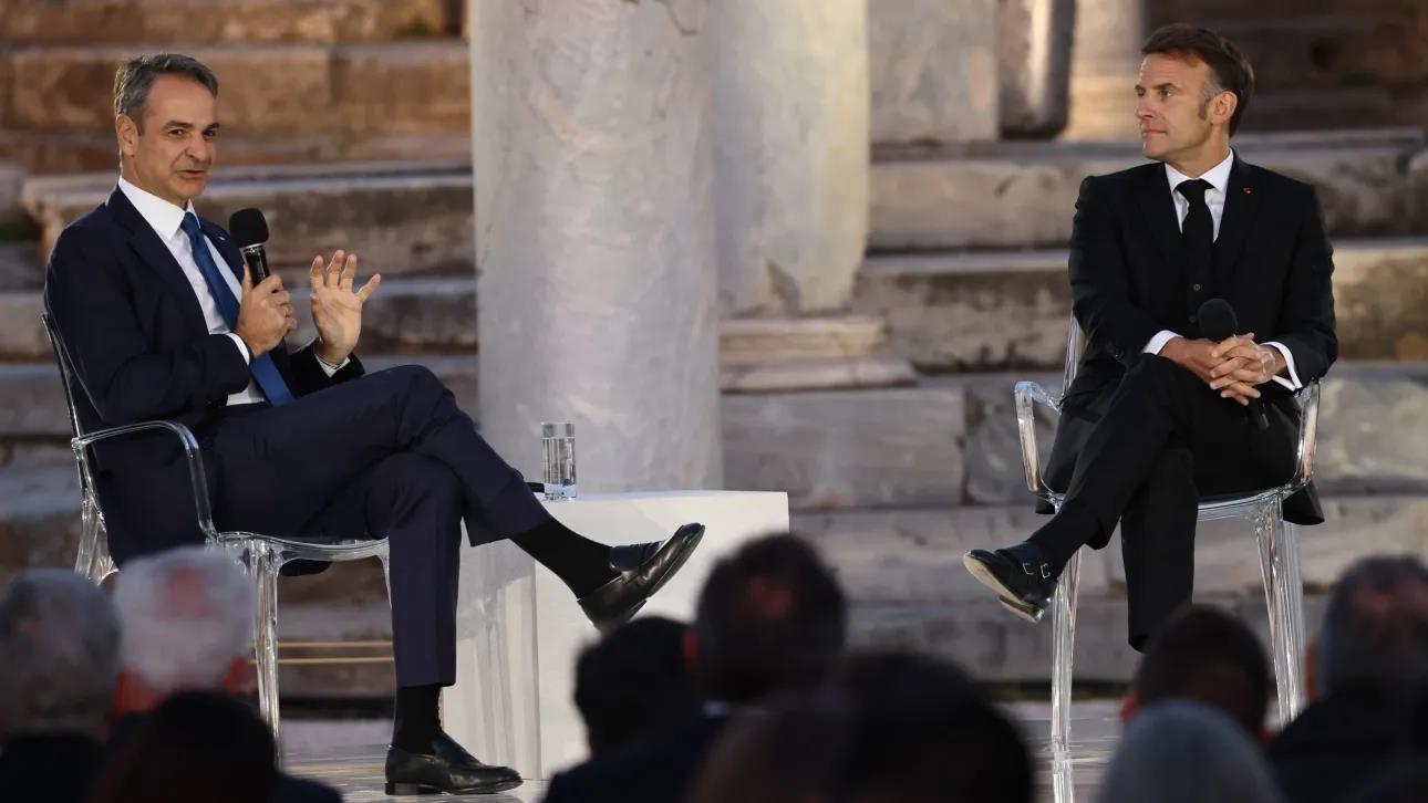 &Sigma;&upsilon;&nu;ά&nu;&tau;&eta;&sigma;&eta; &Mu;&eta;&tau;&sigma;&omicron;&tau;ά&kappa;&eta;-&Mu;&alpha;&kappa;&rho;ό&nu;: &laquo;&Sigma;&tau;&eta;&rho;ί&xi;&alpha;&mu;&epsilon; &tau;&eta;&nu; &Kappa;ύ&pi;&rho;&omicron; &tau;&eta;&nu; ώ&rho;&alpha; &tau;&eta;&sigmaf; &alpha;&pi;&epsilon;&iota;&lambda;ή&sigmaf;&raquo;