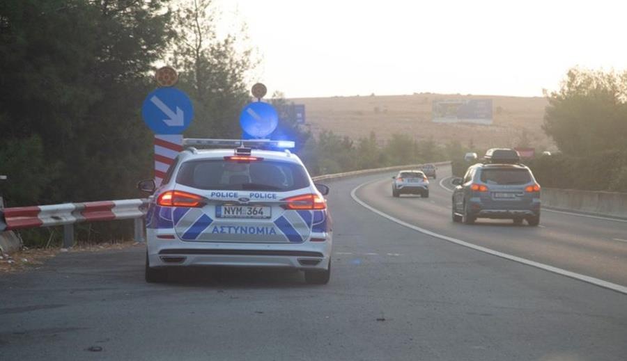 Κλειστή λωρίδα στον αυτ/δρομο Λεμεσού-Πάφου- Ακινητοποιήθηκε φορτηγό