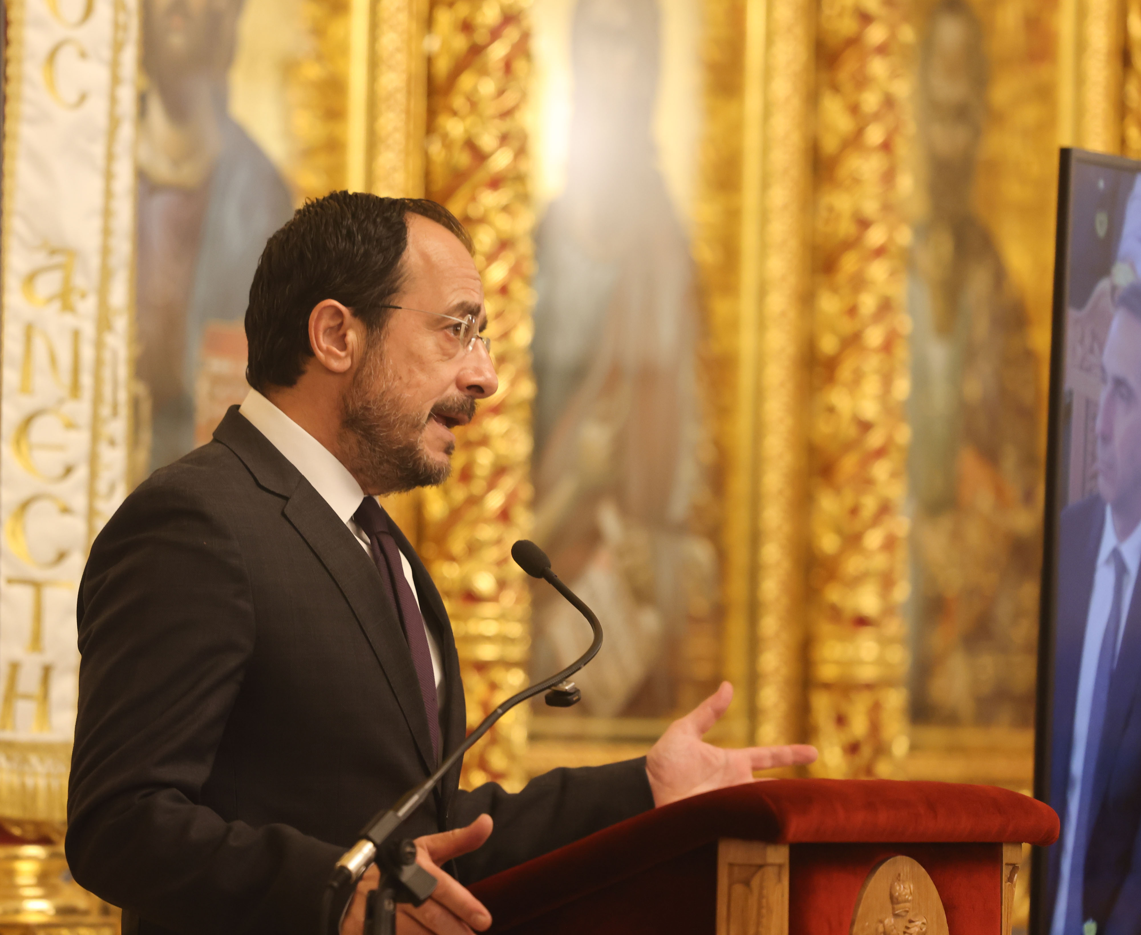 &Chi;&rho;&iota;&sigma;&tau;&omicron;&delta;&omicron;&upsilon;&lambda;ί&delta;&eta;&sigmaf;: &Tau;&iota;&tau;ά&nu;&iota;&omicron; &tau;&omicron; έ&rho;&gamma;&omicron; &tau;&omicron;&upsilon; &Mu;&eta;&tau;&rho;&omicron;&pi;&omicron;&lambda;ί&tau;&eta; &Kappa;ύ&kappa;&kappa;&omicron;&upsilon; &Nu;&iota;&kappa;&eta;&phi;ό&rho;&omicron;&upsilon;