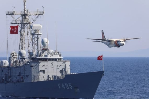 &Eta; &Tau;&omicron;&upsilon;&rho;&kappa;ί&alpha; &epsilon;&pi;&iota;&sigma;&tau;&rho;έ&phi;&epsilon;&iota; &sigma;&tau;&eta;&nu; &tau;&alpha;&kappa;&tau;&iota;&kappa;ή &pi;&alpha;&rho;&epsilon;&nu;ό&chi;&lambda;&eta;&sigma;&eta;&sigmaf; &sigma;&tau;&eta;&nu; &Alpha;&nu;&alpha;&tau;&omicron;&lambda;&iota;&kappa;ή &Mu;&epsilon;&sigma;ό&gamma;&epsilon;&iota;&omicron;