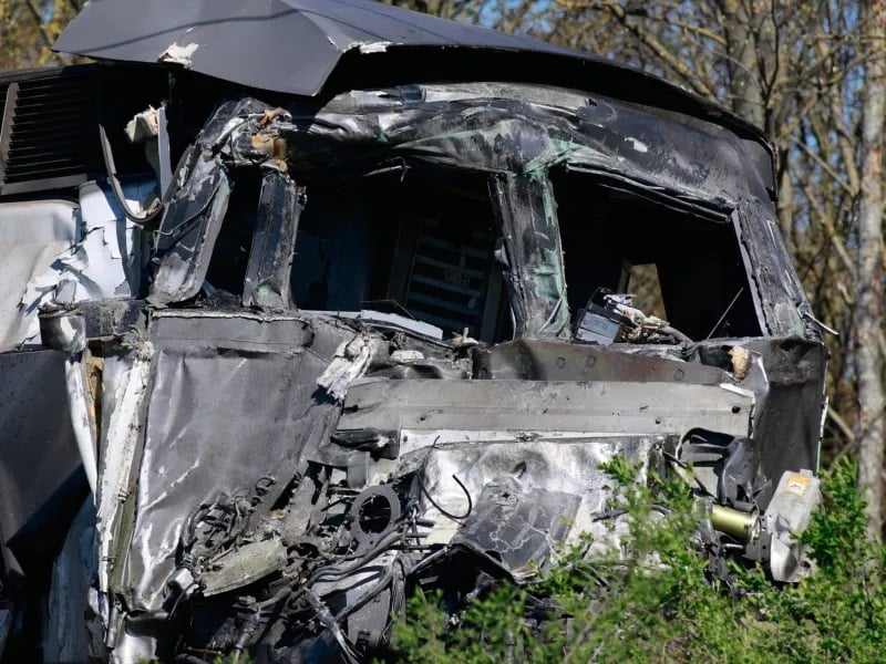 Σύγκρουση τρένων σε σιδηροδρομικό σταθμό στην Ινδονησία
