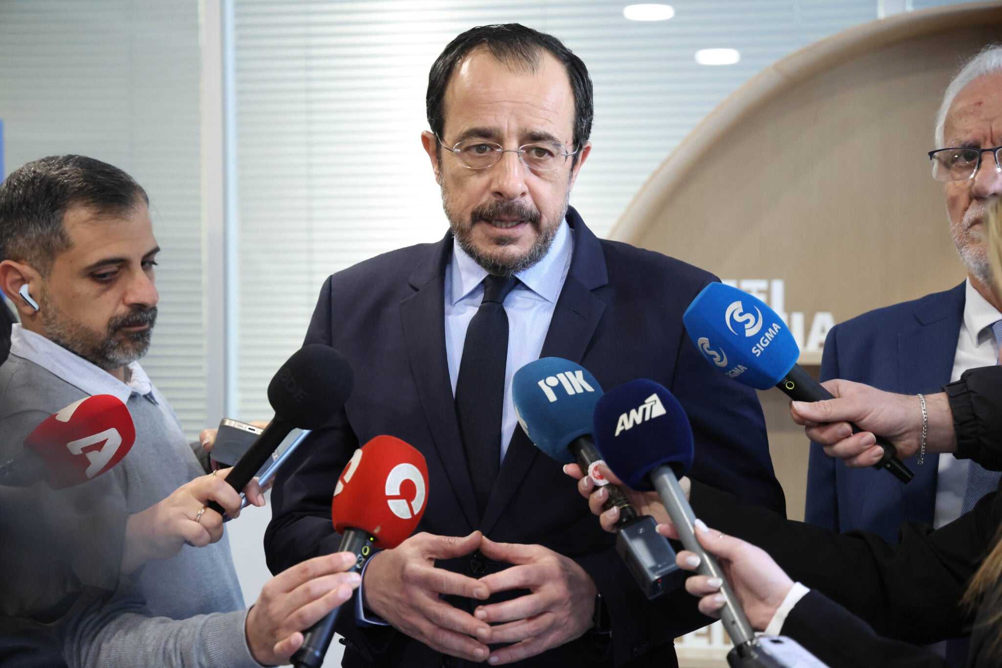 &Chi;&rho;&iota;&sigma;&tau;&omicron;&delta;&omicron;&upsilon;&lambda;ί&delta;&eta;&sigmaf;: &Epsilon;&theta;&nu;&iota;&kappa;ή &alpha;&nu;&alpha;&gamma;&kappa;&alpha;&iota;ό&tau;&eta;&tau;&alpha; &eta; &epsilon;&pi;έ&nu;&delta;&upsilon;&sigma;&eta; &sigma;&tau;&eta;&nu; &Alpha;&nu;ώ&tau;&epsilon;&rho;&eta; &Epsilon;&kappa;&pi;&alpha;ί&delta;&epsilon;&upsilon;&sigma;&eta;