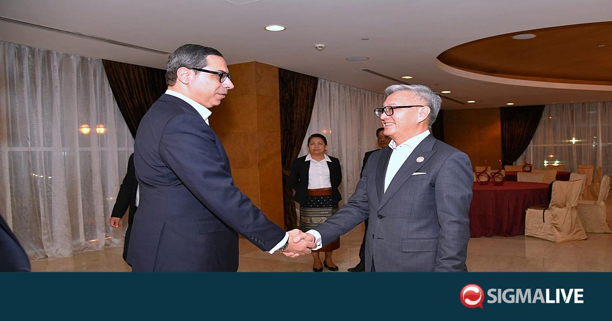&Kappa;ό&mu;&pi;&omicron;&sigmaf;: &Sigma;&tau;&eta;&nu; 25&eta; &Upsilon;&pi;&omicron;&upsilon;&rho;&gamma;&iota;&kappa;ή &Sigma;ύ&nu;&omicron;&delta;&omicron; &Epsilon;&Epsilon;-ASEAN - &Epsilon;&kappa;&pi;&rho;&omicron;&sigma;&omega;&pi;&epsilon;ί &tau;&eta;&nu; &Kappa;&upsilon;&pi;&rho;&iota;&alpha;&kappa;ή &Pi;&rho;&omicron;&epsilon;&delta;&rho;ί&alpha;