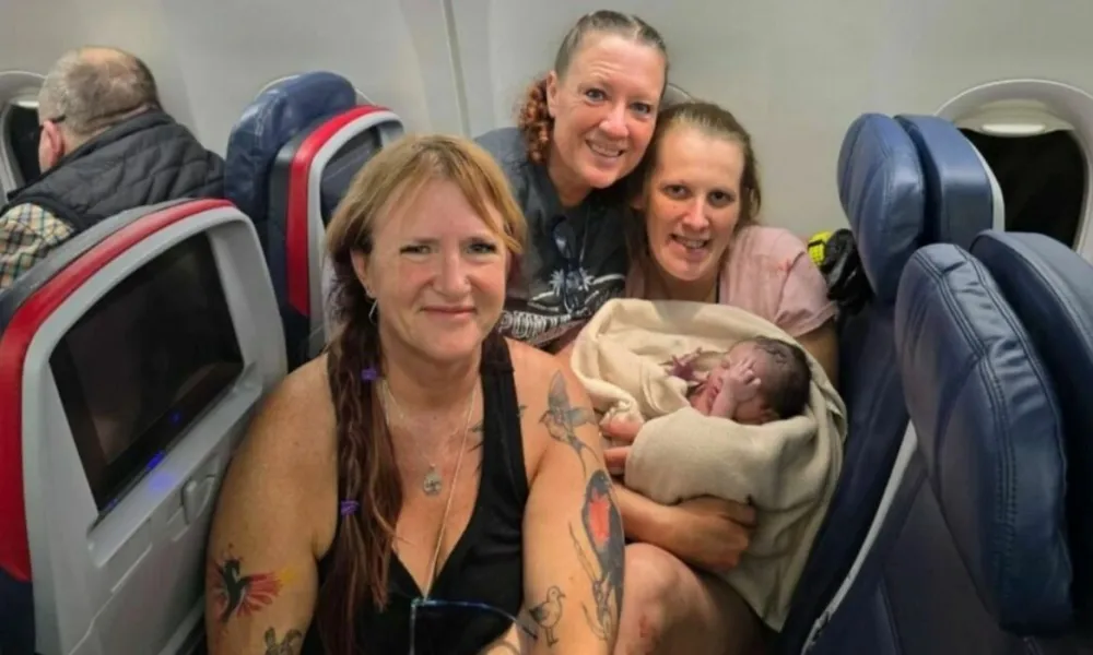 Baby on Board: Γυναίκα φέρνει στον κόσμο την κόρη της εν μέσω πτήσης στις ΗΠΑ
