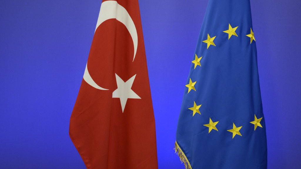 &Tau;&omicron;&upsilon;&rho;&kappa;ί&alpha;: &Alpha;&nu;&eta;&sigma;&upsilon;&chi;ί&alpha; &epsilon;&iota;&sigma;&eta;&gamma;&eta;&tau;ώ&nu; &epsilon;&upsilon;&rho;&omega;&pi;&alpha;ϊ&kappa;ώ&nu; &theta;&epsilon;&sigma;&mu;ώ&nu; &gamma;&iota;&alpha; &tau;&eta;&nu; &kappa;&alpha;&tau;ά&sigma;&tau;&alpha;&sigma;&eta; &delta;&eta;&mu;&omicron;&kappa;&rho;&alpha;&tau;ί&alpha;&sigmaf;