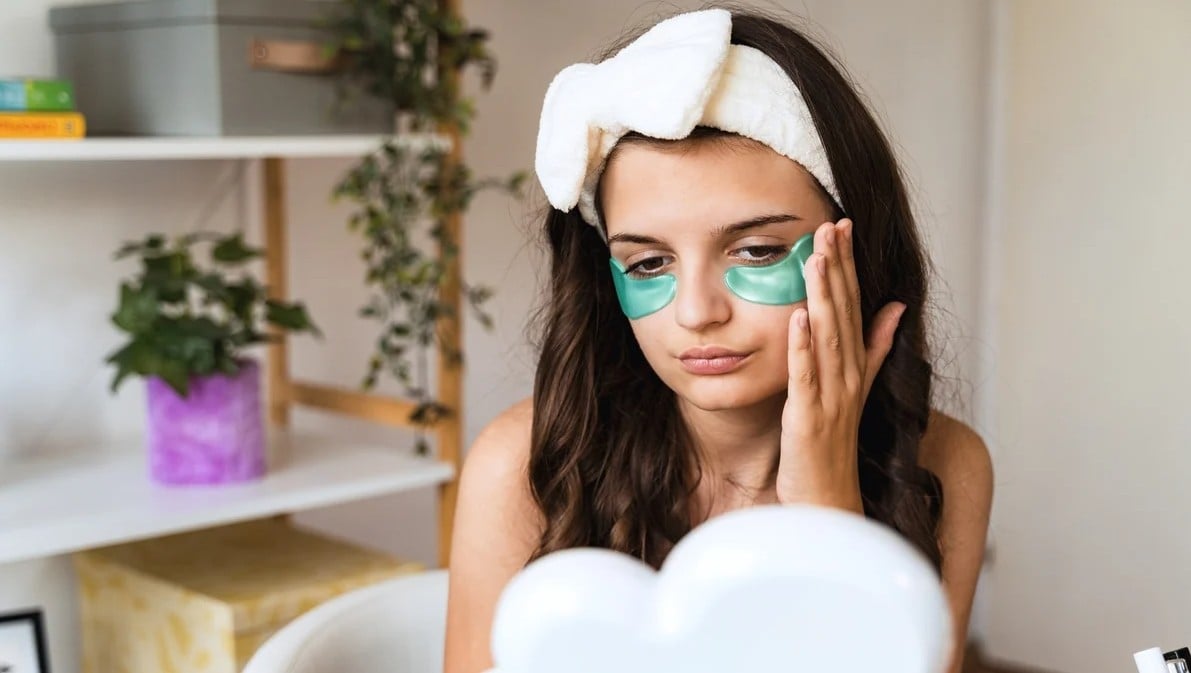 Cosmeticorexia: Έ&rho;&epsilon;&upsilon;&nu;&alpha; &sigma;&tau;&eta;&nu; &Iota;&tau;&alpha;&lambda;ί&alpha; &gamma;&iota;&alpha; &pi;&rho;&omicron;ώ&theta;&eta;&sigma;&eta; skincare &sigma;&epsilon; &alpha;&nu;ή&lambda;&iota;&kappa;&alpha; &kappa;&omicron;&rho;ί&tau;&sigma;&iota;&alpha;