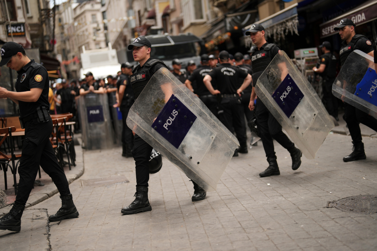 &Tau;&omicron;&upsilon;&rho;&kappa;ί&alpha;: &Eta; &alpha;&sigma;&tau;&upsilon;&nu;&omicron;&mu;ί&alpha; &sigma;&upsilon;&nu;έ&lambda;&alpha;&beta;&epsilon; &delta;&epsilon;&kappa;ά&delta;&epsilon;&sigmaf; &alpha;&nu;&theta;&rho;ώ&pi;&omicron;&upsilon;&sigmaf; &epsilon;&nu;ό&psi;&epsilon;&iota; &Pi;&rho;&omega;&tau;&omicron;&mu;&alpha;&gamma;&iota;ά&sigmaf;