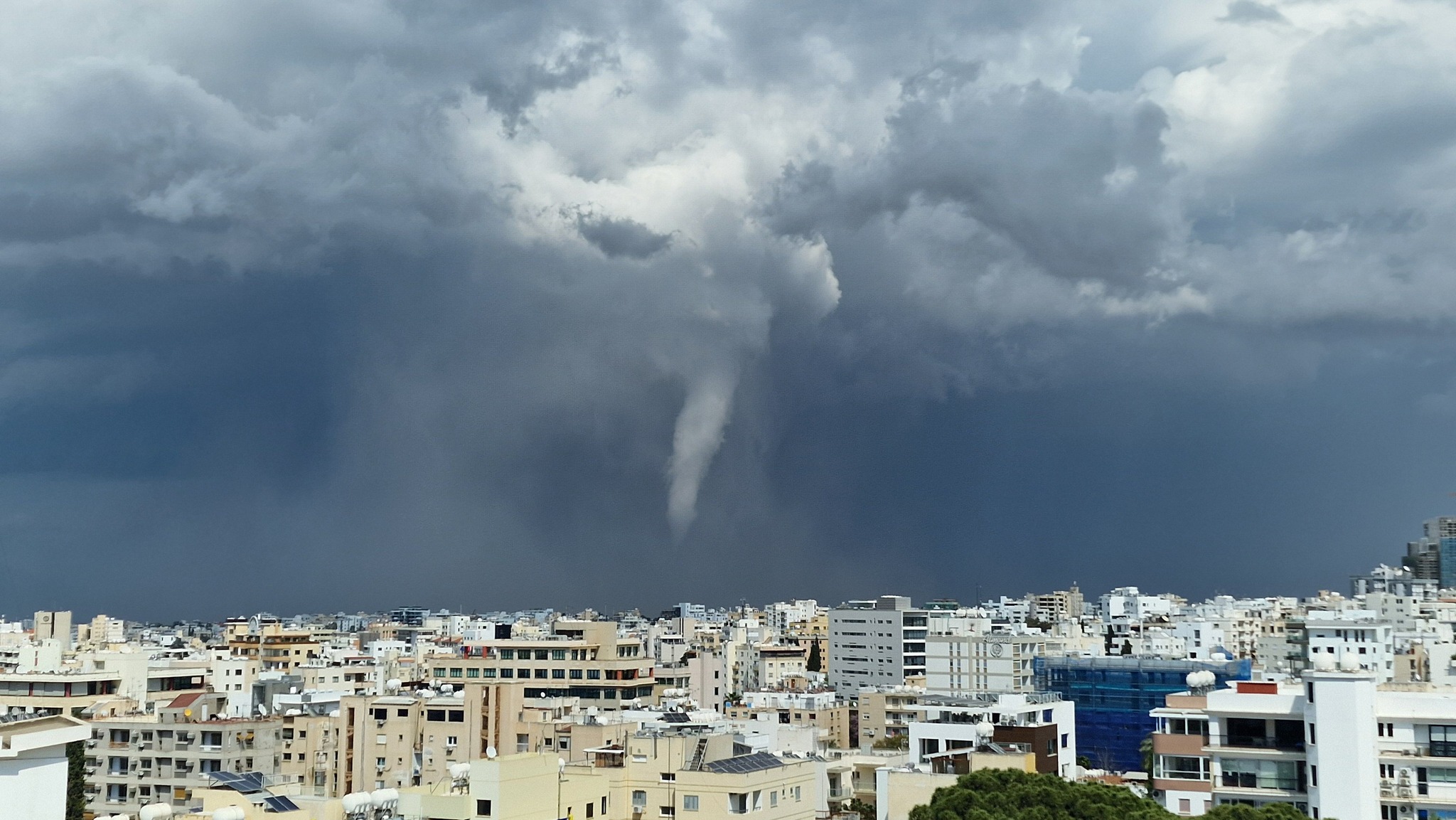 &Beta;&Iota;&Nu;&Tau;&Epsilon;&Omicron;: &Alpha;&nu;&epsilon;&mu;&omicron;&sigma;&tau;&rho;ό&beta;&iota;&lambda;&omicron;&sigmaf; έ&kappa;&alpha;&nu;&epsilon; &tau;&eta;&nu; &epsilon;&mu;&phi;ά&nu;&iota;&sigma;ή &tau;&omicron;&upsilon; &sigma;&tau;&eta; &Lambda;&epsilon;&upsilon;&kappa;&omega;&sigma;ί&alpha;