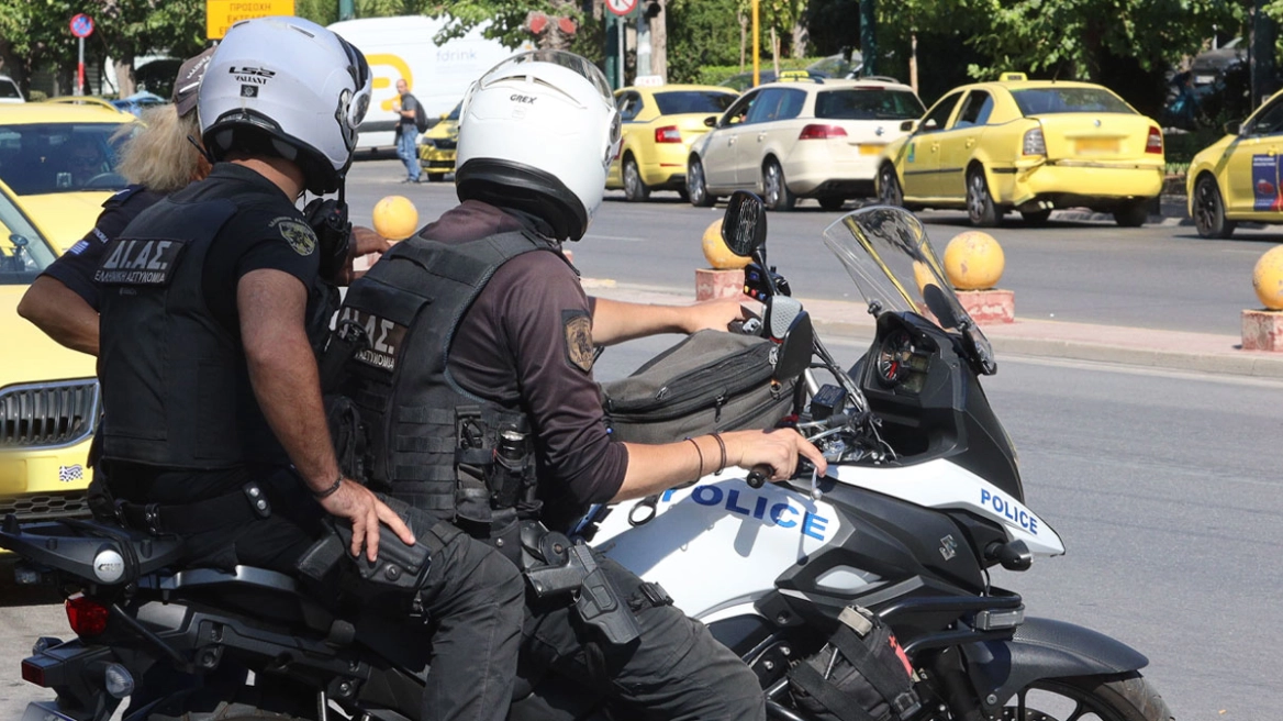 &Sigma;&upsilon;&nu;&alpha;&gamma;&epsilon;&rho;&mu;ό&sigmaf; &sigma;&tau;&eta;&nu; &Epsilon;&lambda;&lambda;ά&delta;&alpha;: &Alpha;&nu;&alpha;&phi;&omicron;&rho;έ&sigmaf; &gamma;&iota;&alpha; &pi;&upsilon;&rho;&omicron;&beta;&omicron;&lambda;&iota;&sigma;&mu;&omicron;ύ&sigmaf; &kappa;&omicron;&nu;&tau;ά &sigma;&epsilon; &phi;&omicron;&iota;&tau;&eta;&tau;&iota;&kappa;έ&sigmaf; &epsilon;&sigma;&tau;ί&epsilon;&sigmaf;