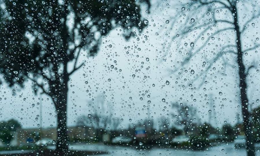 Πτώση θερμοκρασίας και βροχές στα ορεινά - Ανοικτό το ενδεχόμενο καταιγίδων