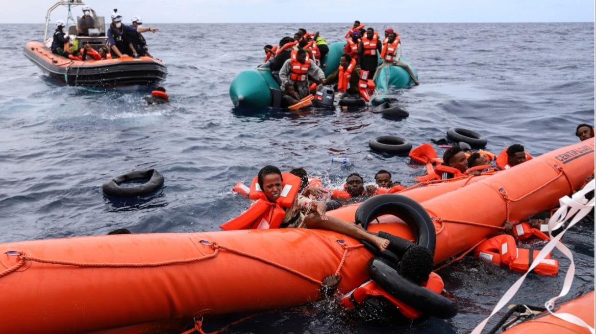 Λιβύη: 17 πτώματα ανασύρθηκαν από πλεούμενο και επτά άνθρωποι διασώθηκαν