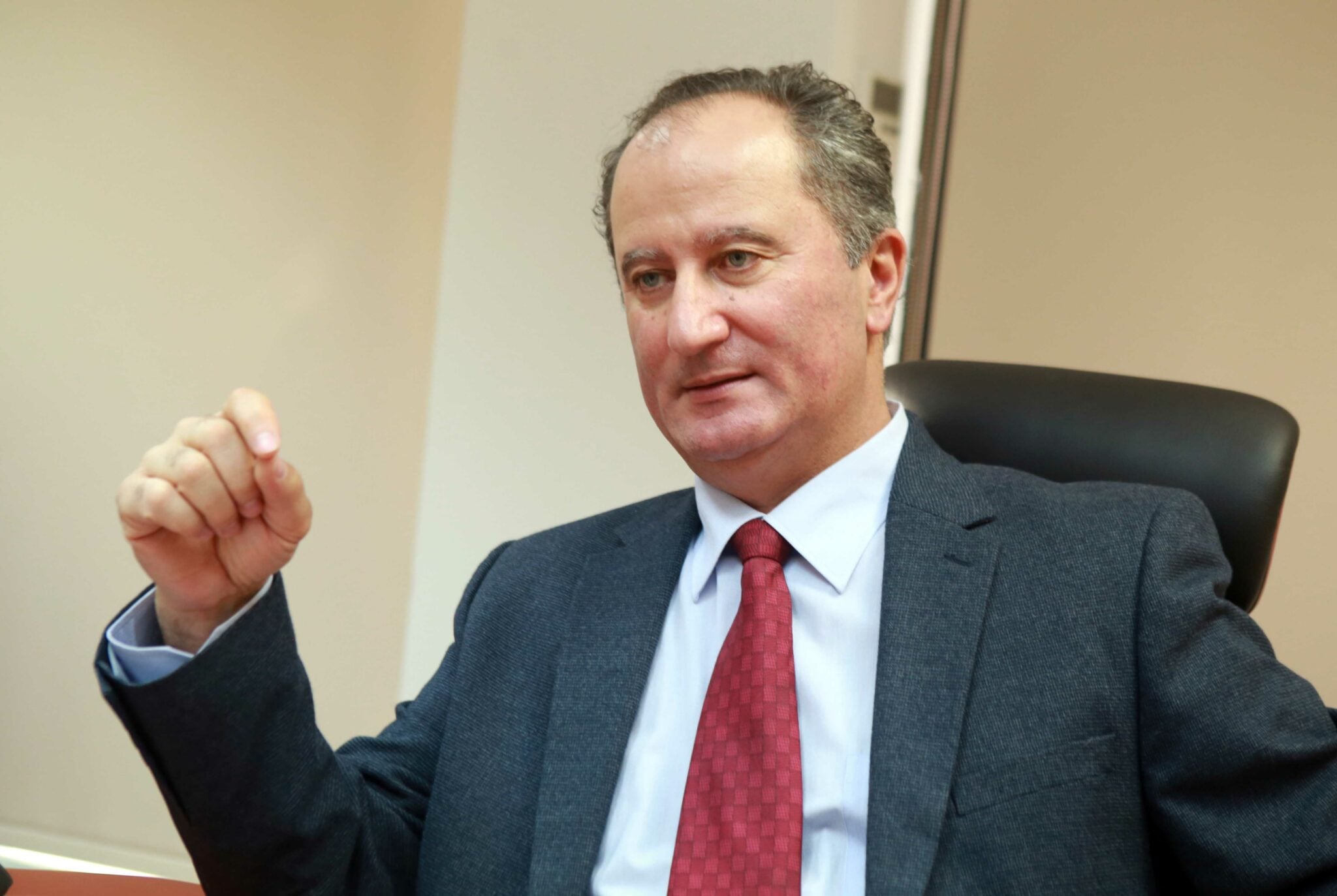 &Beta;&lambda;έ&pi;&epsilon;&iota; &kappa;&tau;&eta;&nu;&omicron;&tau;&rho;ό&phi;&omicron;&upsilon;&sigmaf; &omicron; &Mu;&alpha;&lambda;ά&sigmaf;: &Omicron; &epsilon;&mu;&beta;&omicron;&lambda;&iota;&alpha;&sigma;&mu;ό&sigmaf; &kappa;&alpha;&tau;ά &alpha;&phi;&theta;ώ&delta;&omicron;&upsilon;&sigmaf; έ&chi;&epsilon;&iota; &alpha;&pi;&omicron;&delta;ώ&sigma;&epsilon;&iota;