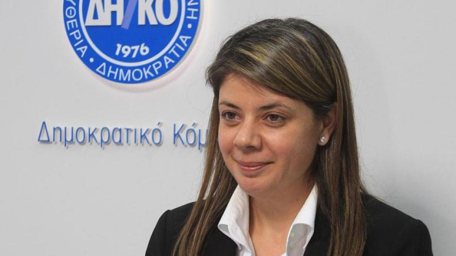 &Epsilon;&rho;&omega;&tau;&omicron;&kappa;&rho;ί&tau;&omicron;&upsilon;: &Epsilon;&rho;&omega;&tau;ή&mu;&alpha;&tau;&alpha; &gamma;&iota;&alpha; &Omicron;&delta;&upsilon;&sigma;&sigma;έ&alpha; &kappa;&alpha;&iota; &tau;&omicron;&nu; έ&lambda;&epsilon;&gamma;&chi;&omicron; &sigma;&tau;&omicron;&nu; &Chi;&Upsilon;&Tau;&Alpha; &Pi;ά&phi;&omicron;&upsilon;