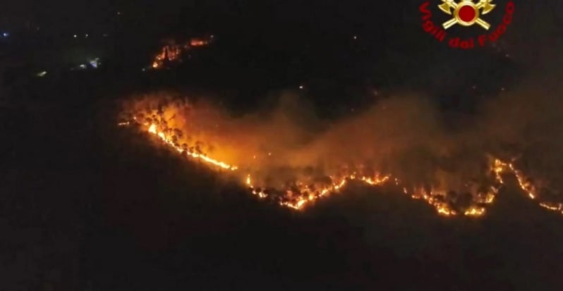 &Beta;&Iota;&Nu;&Tau;&Epsilon;&Omicron;: &Pi;ύ&rho;&iota;&nu;&omicron;&sigmaf; &epsilon;&phi;&iota;ά&lambda;&tau;&eta;&sigmaf; &sigma;&tau;&eta;&nu; &Tau;&omicron;&sigma;&kappa;ά&nu;&eta;, &alpha;&pi;&omicron;&mu;&alpha;&kappa;&rho;ύ&nu;&theta;&eta;&kappa;&alpha;&nu; 3500 &kappa;ά&tau;&omicron;&iota;&kappa;&omicron;&iota;