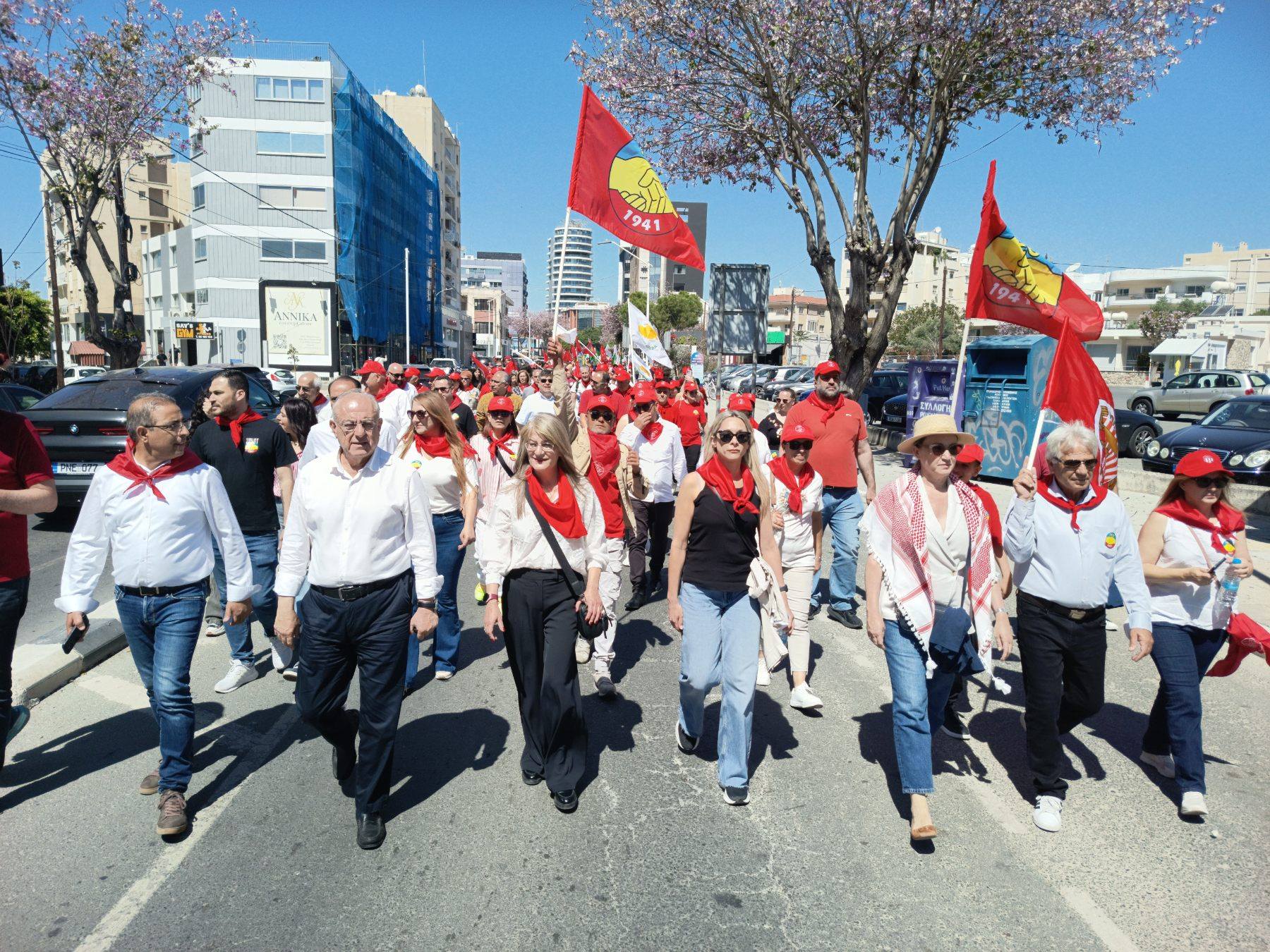 &Pi;&Epsilon;&Omicron;: &Sigma;&upsilon;&nu;έ&chi;&iota;&sigma;&eta; &alpha;&gamma;ώ&nu;&omega;&nu; &gamma;&iota;&alpha; &alpha;&xi;&iota;&omicron;&pi;&rho;&epsilon;&pi;&epsilon;ί&sigmaf; &sigma;&upsilon;&nu;&theta;ή&kappa;&epsilon;&sigmaf; &epsilon;&rho;&gamma;&alpha;&sigma;ί&alpha;&sigmaf; &kappa;&alpha;&iota; &delta;&iota;&alpha;&beta;ί&omega;&sigma;&eta;&sigmaf;