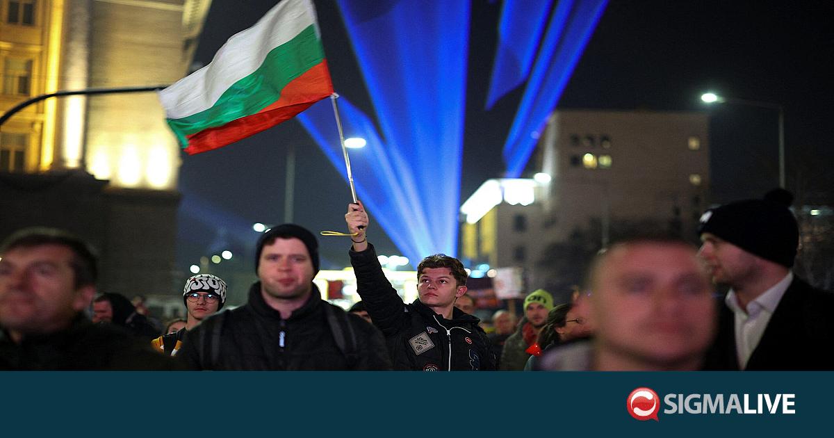 &Xi;&epsilon;&pi;έ&rho;&alpha;&sigma;&alpha;&nu; &tau;&iota;&sigmaf; 913.000 &epsilon;&upsilon;&rho;ώ &sigma;&epsilon; &delta;&iota;&alpha;&phi;&eta;&mu;ί&sigma;&epsilon;&iota;&sigmaf; &omicron;&iota; &delta;&alpha;&pi;ά&nu;&epsilon;&sigmaf; &kappa;&omicron;&mu;&mu;ά&tau;&omega;&nu; &sigma;&tau;&eta;&nu; &Beta;&omicron;&upsilon;&lambda;&gamma;&alpha;&rho;ί&alpha;