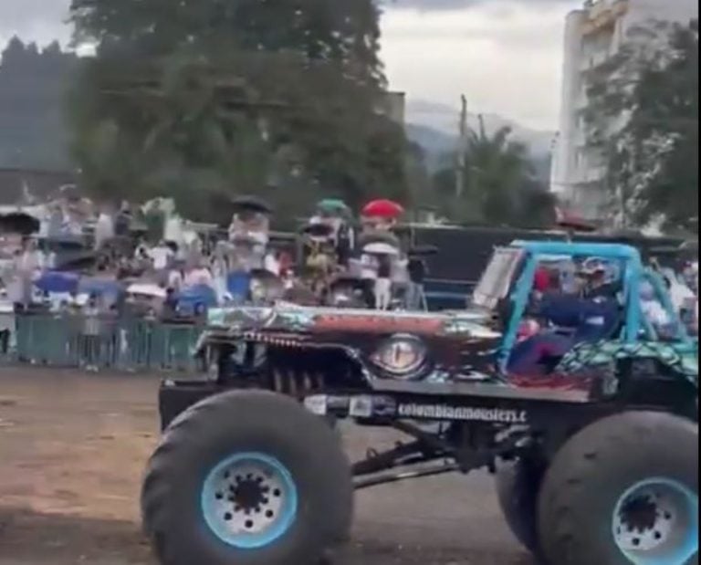 Κολομβία: Φονικό ατύχημα με monster truck – Έπεσε σε θεατές (ΒΙΝΤΕΟ)