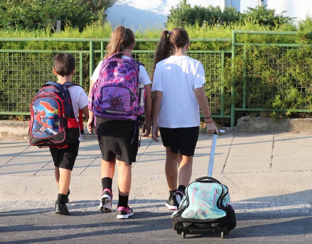 &Pi;ό&tau;&epsilon; &alpha;&rho;&chi;ί&zeta;&epsilon;&iota; &eta; &lambda;&epsilon;&iota;&tau;&omicron;&upsilon;&rho;&gamma;ί&alpha; &tau;&omega;&nu; &theta;&epsilon;&rho;&iota;&nu;ώ&nu; &sigma;&chi;&omicron;&lambda;&epsilon;ί&omega;&nu; - Ό&lambda;&epsilon;&sigmaf; &omicron;&iota; &pi;&lambda;&eta;&rho;&omicron;&phi;&omicron;&rho;ί&epsilon;&sigmaf;