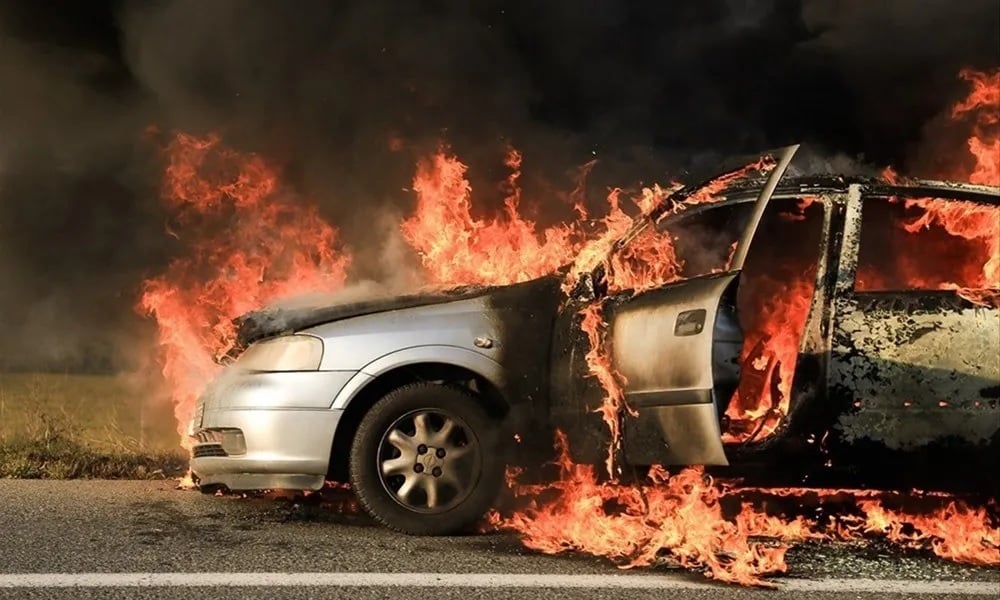 Στις φλόγες όχημα 31χρονου στην Πάφο-Eκτεταμένες ζημιές, αποκλείστηκε η σκηνή