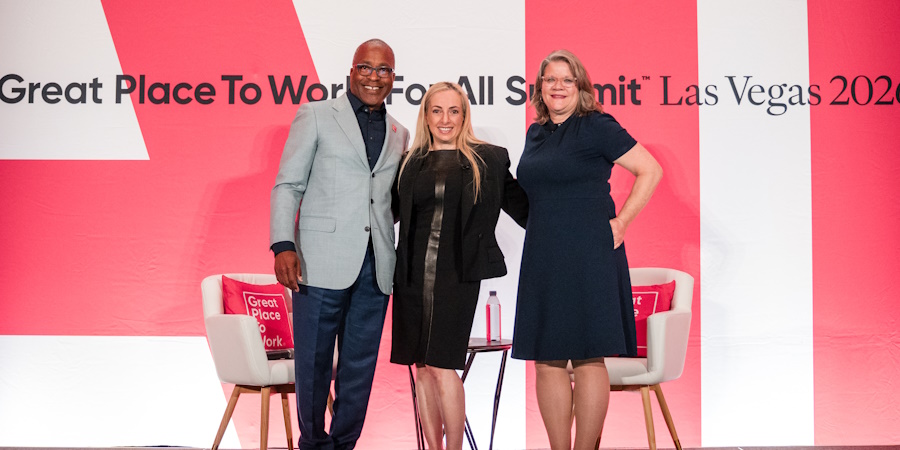 &Eta; XM &epsilon;&kappa;&pi;&rho;&omicron;&sigma;&omega;&pi;&epsilon;ί &tau;&eta;&nu; &Kappa;ύ&pi;&rho;&omicron; &sigma;&tau;&omicron; Great Place To Work&reg; For All Summit&trade;