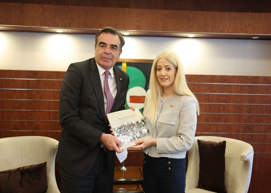 Η Πρόεδρος της Βουλής συζήτησε με Σχοινά το πρόβλημα του αφθώδους πυρετού