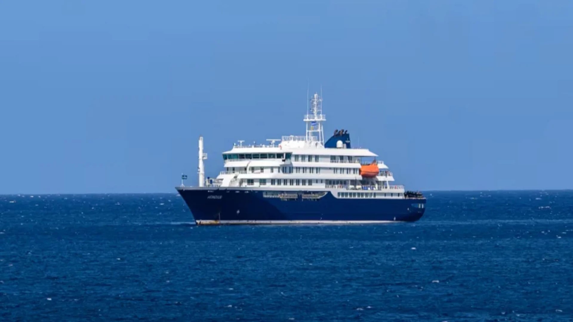 Πλοίο με κρούσματα χανταϊόυ: Απομακρύνονται 3 άτομα για νοσηλεία στην Ολλανδία