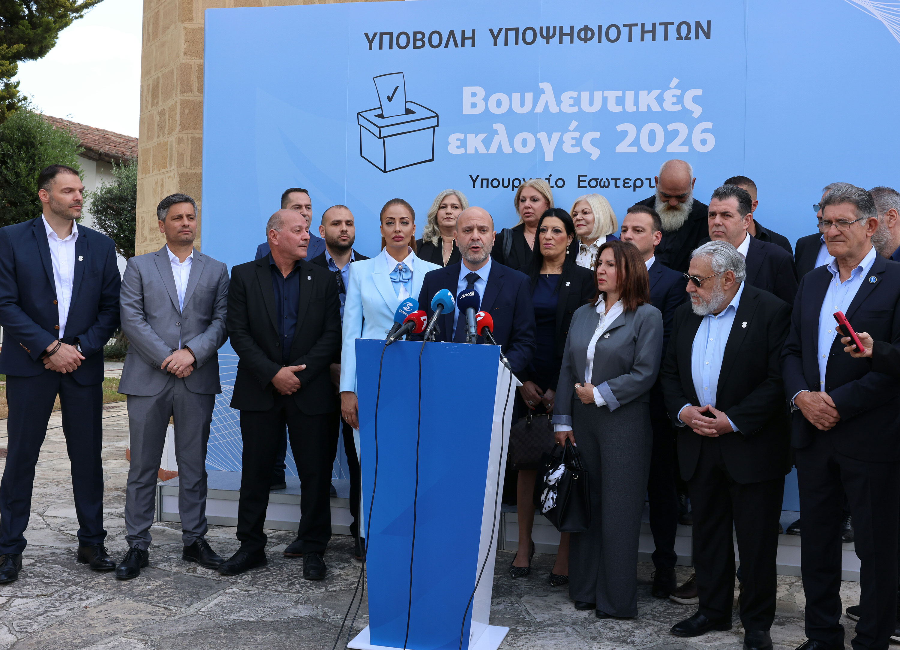 &Kappa;ά&lambda;&epsilon;&sigma;&mu;&alpha; &gamma;&iota;&alpha; &epsilon;&nu;ί&sigma;&chi;&upsilon;&sigma;&eta; &tau;&eta;&sigmaf; &phi;&omega;&nu;ή&sigmaf; &tau;&omicron;&upsilon; &kappa;ό&mu;&mu;&alpha;&tau;&omicron;&sigmaf; &alpha;&pi;ό &Pi;&rho;ό&epsilon;&delta;&rho;&omicron; &Epsilon;&Lambda;&Alpha;&Mu;