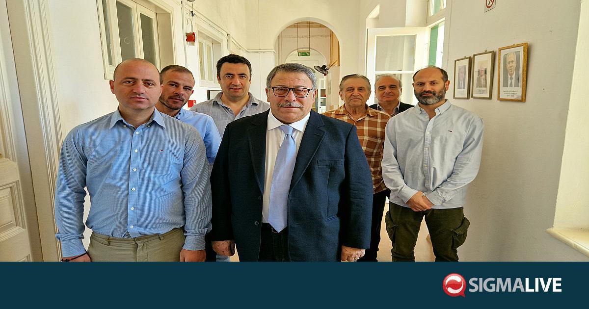 &Pi;&rho;ό&epsilon;&delta;&rho;&omicron;&sigmaf; &Delta;&Epsilon;&Kappa;: &Omicron; &lambda;&alpha;ό&sigmaf; &nu;&alpha; &psi;&eta;&phi;ί&sigma;&epsilon;&iota; &mu;&epsilon; &pi;&omicron;&lambda;&iota;&tau;&iota;&kappa;ά &kappa;&rho;&iota;&tau;ή&rho;&iota;&alpha;