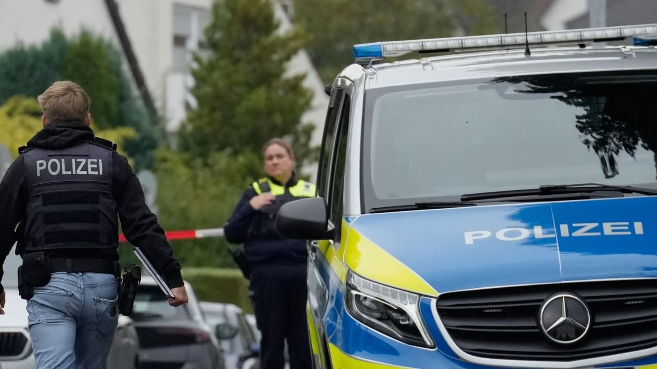 &Sigma;&upsilon;&nu;&alpha;&gamma;&epsilon;&rho;&mu;ό&sigmaf; &sigma;&tau;&eta; &Gamma;&epsilon;&rho;&mu;&alpha;&nu;ί&alpha; &mu;&epsilon;&tau;ά &alpha;&pi;ό &epsilon;&pi;ί&theta;&epsilon;&sigma;&eta; &sigma;&epsilon; &chi;&rho;&eta;&mu;&alpha;&tau;&alpha;&pi;&omicron;&sigma;&tau;&omicron;&lambda;ή- &Kappa;&rho;&alpha;&tau;&omicron;ύ&nu;&tau;&alpha;&iota; ό&mu;&eta;&rho;&omicron;&iota;