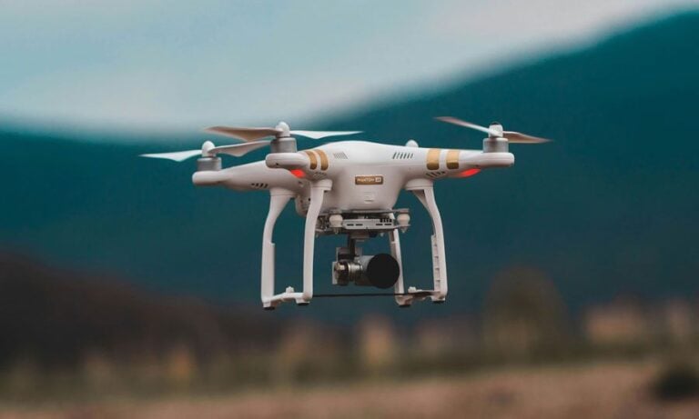 Απαντά στον Φειδία για το drone show το Τμ. Πολιτικής Αεροπορίας