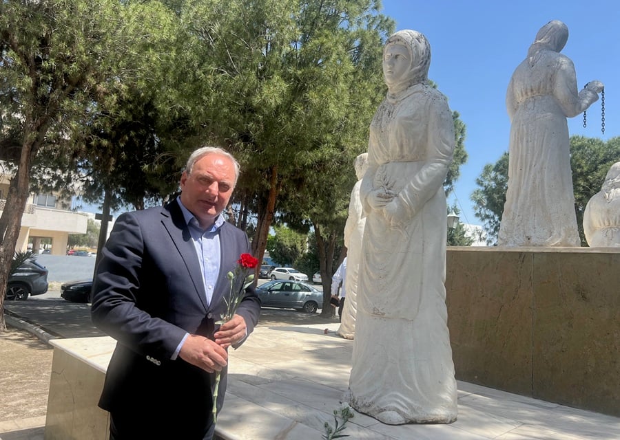 &Alpha;&Kappa;&Epsilon;&Lambda;: &Delta;ί&nu;&omicron;&upsilon;&mu;&epsilon; &alpha;&gamma;ώ&nu;&alpha; &gamma;&iota;&alpha; &epsilon;&pi;&alpha;&nu;έ&nu;&omega;&sigma;&eta; &tau;&eta;&sigmaf; &Kappa;ύ&pi;&rho;&omicron;&upsilon; &kappa;&alpha;&iota; &mu;&iota;&alpha; &kappa;&alpha;&lambda;ύ&tau;&epsilon;&rho;&eta; &kappa;&omicron;&iota;&nu;&omega;&nu;ί&alpha;