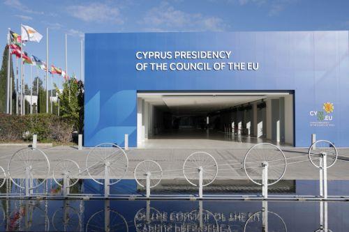 &Sigma;&upsilon;&nu;ά&nu;&tau;&eta;&sigma;&eta; &Upsilon;&pi;&omicron;&upsilon;&rho;&gamma;ώ&nu; &Epsilon;&upsilon;&rho;&omega;&pi;&alpha;ϊ&kappa;ώ&nu; &Upsilon;&pi;&omicron;&theta;έ&sigma;&epsilon;&omega;&nu;-&Sigma;&tau;&eta;&nu; &alpha;&tau;&zeta;έ&nu;&tau;&alpha; &Pi;&Delta;&Pi; &kappa;&alpha;&iota; &delta;&iota;&epsilon;ύ&rho;&upsilon;&nu;&sigma;&eta; &Epsilon;&Epsilon;