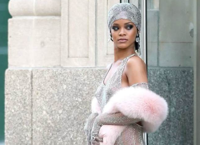 Rihanna: Έκανε τατουάζ ζωγραφιά των παιδιών της