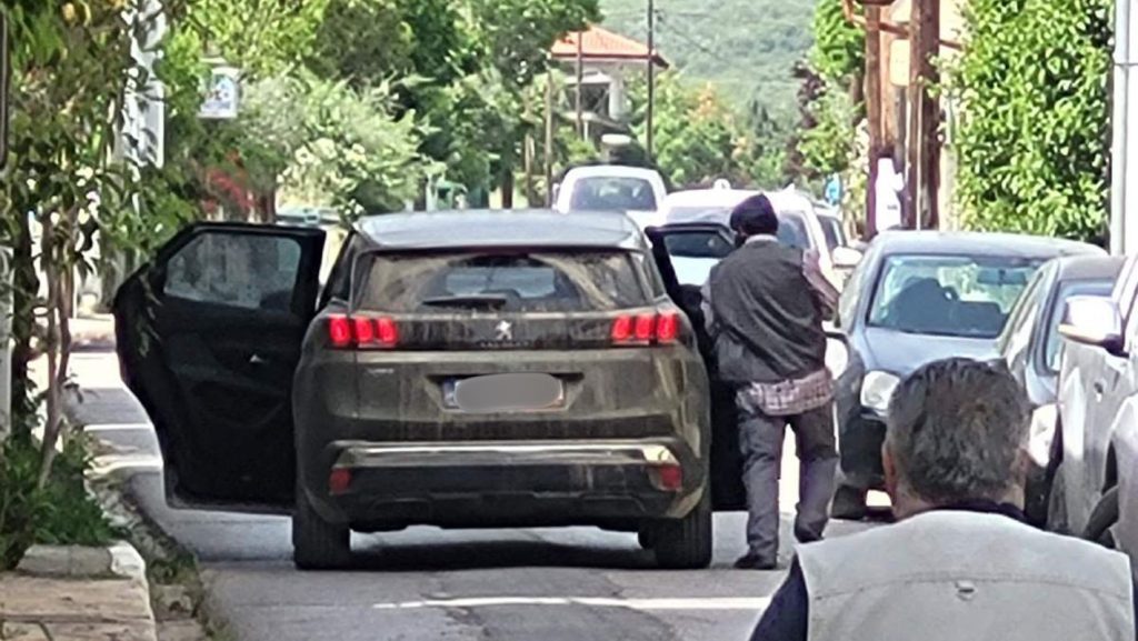 &Kappa;&iota;&nu;&eta;&mu;&alpha;&tau;&omicron;&gamma;&rho;&alpha;&phi;&iota;&kappa;ή &lambda;&eta;&sigma;&tau;&epsilon;ί&alpha; &mu;&epsilon; &kappa;&alpha;&lambda;ά&sigma;&nu;&iota;&kappa;&omicron;&phi; &sigma;&tau;&eta;&nu; &Epsilon;&lambda;&lambda;ά&delta;&alpha;
