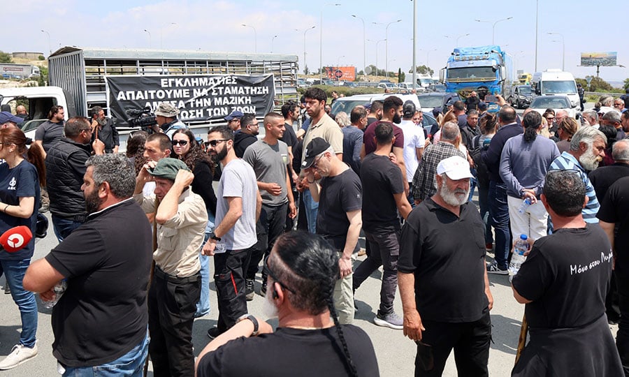 &Delta;&upsilon;&sigma;&alpha;&rho;&epsilon;&sigma;&tau;&eta;&mu;έ&nu;&omicron;&iota; &alpha;&pi;ό &tau;&eta; &sigma;&upsilon;&nu;ά&nu;&tau;&eta;&sigma;&eta; &omicron;&iota; &kappa;&tau;&eta;&nu;&omicron;&tau;&rho;ό&phi;&omicron;&iota; &ndash; &Sigma;&tau;&eta; &Chi;&omicron;&iota;&rho;&omicron;&kappa;&omicron;&iota;&tau;ί&alpha; &gamma;&iota;&alpha; &alpha;&pi;&omicron;&phi;ά&sigma;&epsilon;&iota;&sigmaf;