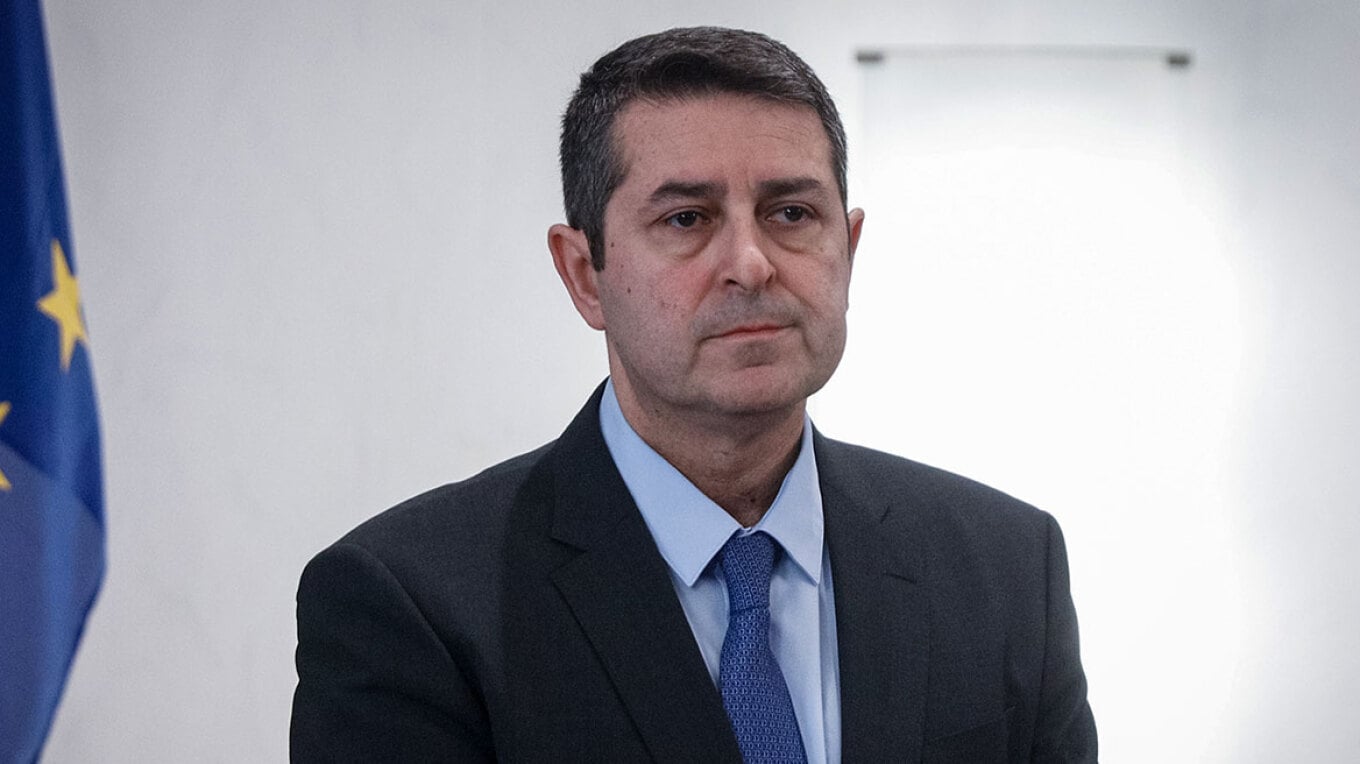 &Sigma;&epsilon; &kappa;έ&nu;&tau;&rho;&omicron; &alpha;&pi;&omicron;&kappa;&alpha;&tau;ά&sigma;&tau;&alpha;&sigma;&eta;&sigmaf; &sigma;&tau;&eta; &Gamma;&epsilon;&rho;&mu;&alpha;&nu;ί&alpha; &omicron; &Mu;&upsilon;&lambda;&omega;&nu;ά&kappa;&eta;&sigmaf; - &Beta;&gamma;ή&kappa;&epsilon; &alpha;&pi;ό &tau;&eta; &Mu;&Epsilon;&Theta;