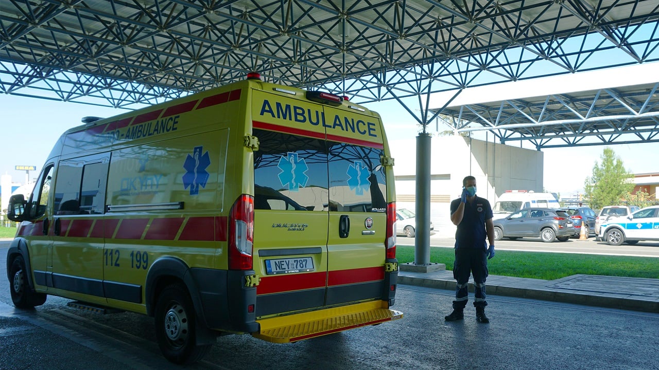 Όχημα κατέληξε σε χωράφι μετά από τροχαίο - Απεγκλωβίστηκε ο οδηγός