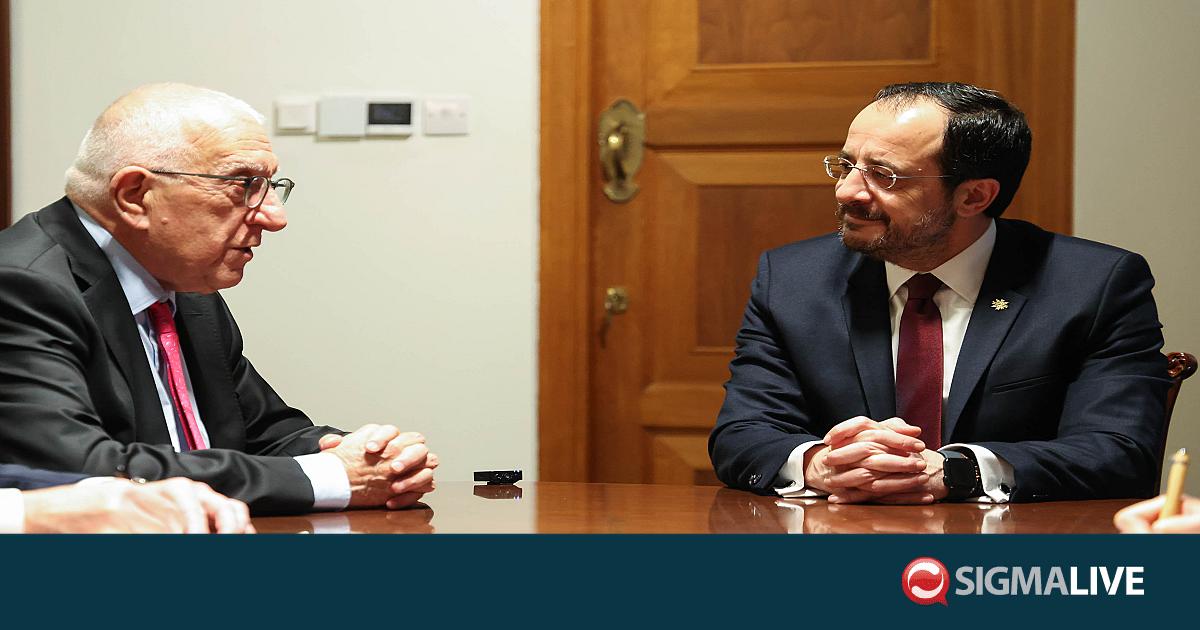 &Tau;&eta; &Beta;&omicron;&upsilon;&lambda;ή &tau;&omega;&nu; &Epsilon;&lambda;&lambda;ή&nu;&omega;&nu; &pi;&rho;&omicron;&sigma;&phi;&omega;&nu;&epsilon;ί &sigma;ή&mu;&epsilon;&rho;&alpha; &omicron; &Pi;&tau;&Delta; - &laquo;&Mu;&epsi