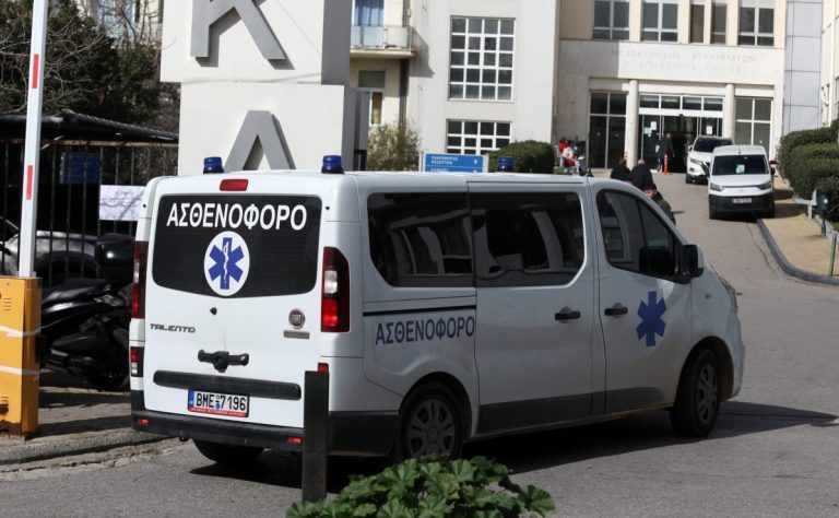 &Eta;&lambda;&iota;&omicron;ύ&pi;&omicron;&lambda;&eta;: 20 &gamma;&iota;&alpha;&tau;&rho;&omicron;ί &delta;ί&nu;&omicron;&upsilon;&nu; &mu;ά&chi;&eta; &gamma;&iota;&alpha; &tau;&eta; &zeta;&omega;ή &tau;&eta;&sigmaf; 17&chi;&rho;&omicron;&nu;&eta;&sigmaf;-&Sigma;&epsilon; &kappa;&rho;ί&sigma;&iota;&mu;&eta; &kappa;&alpha;&tau;ά&sigma;&tau;&alpha;&sigma;&eta;