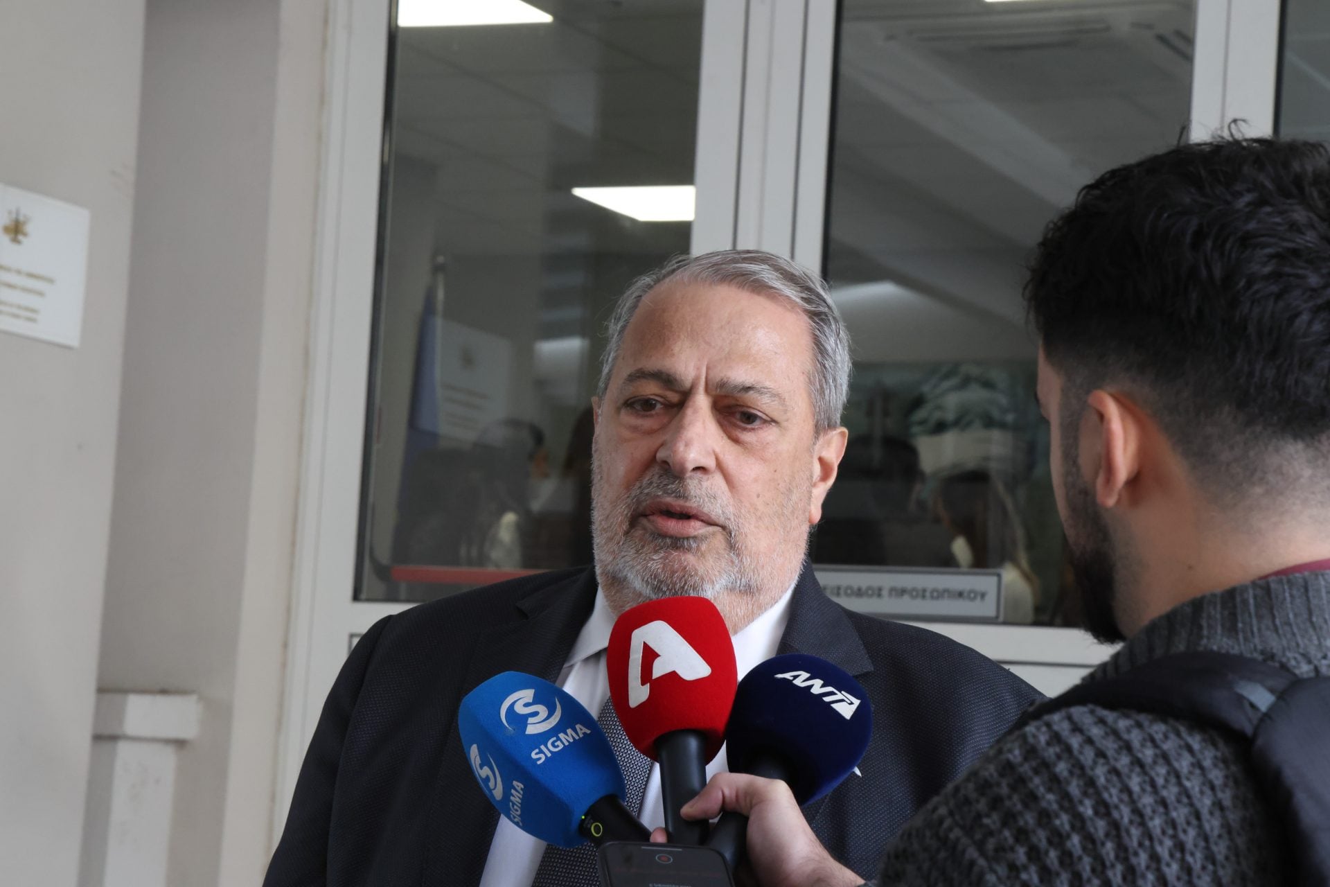 &Sigma;&alpha;&beta;&beta;ί&delta;&eta;&sigmaf; &gamma;&iota;&alpha; &Sigma;ά&nu;&tau;&eta;: &Kappa;&alpha;&theta;&omicron;&delta;ή&gamma;&eta;&sigma;&eta; &Alpha;&sigma;&tau;&upsilon;&nu;&omicron;&mu;ί&alpha;&sigmaf; &alpha;&pi;ό &Nu;. &Upsilon;&pi;&eta;&rho;&epsilon;&sigma;ί&alpha; ό&pi;&omicron;&upsilon; &alpha;&upsilon;&tau;ό &zeta;&eta;&tau;&eta;&theta;&epsilon;ί