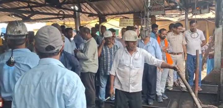 &Iota;&nu;&delta;ί&alpha;: 1 &nu;&epsilon;&kappa;&rho;ό&sigmaf; &kappa;&alpha;&iota; 11 &tau;&rho;&alpha;&upsilon;&mu;&alpha;&tau;ί&epsilon;&sigmaf; &mu;&epsilon;&tau;ά &tau;&eta;&nu; &kappa;&alpha;&tau;ά&rho;&rho;&epsilon;&upsilon;&sigma;&eta; &sigma;&tau;&omicron;ά&sigmaf; &alpha;&nu;&theta;&rho;&alpha;&kappa;&omega;&rho;&upsilon;&chi;&epsilon;ί&omicron;&upsilon;
