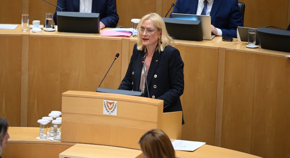&Chi;&alpha;&rho;&alpha;&lambda;&alpha;&mu;&pi;ί&delta;&omicron;&upsilon;: &laquo;Ά&lambda;&lambda;&omicron; &eta; &epsilon;&lambda;&epsilon;&upsilon;&theta;&epsilon;&rho;ί&alpha; έ&kappa;&phi;&rho;&alpha;&sigma;&eta;&sigmaf; &kappa;&alpha;&iota; ά&lambda;&lambda;&omicron; &eta; &kappa;&rho;&iota;&tau;&iota;&kappa;ή&raquo;