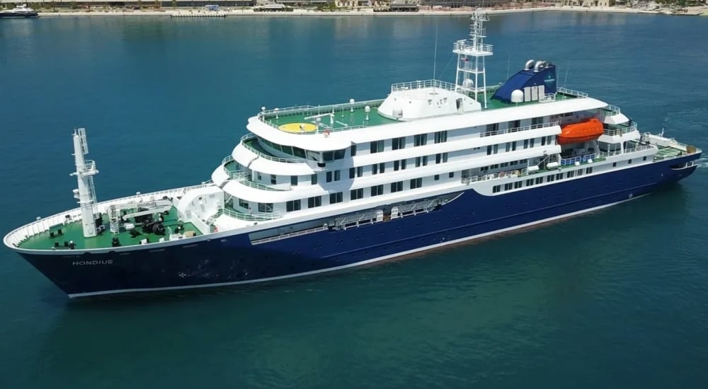 &Chi;&alpha;&nu;&tau;&alpha;ϊό&sigmaf;: &Epsilon;&pi;&iota;&beta;ά&tau;&iota;&delta;&alpha; &tau;&omicron;&upsilon; MV Hondius &tau;έ&theta;&eta;&kappa;&epsilon; &sigma;&epsilon; &kappa;&alpha;&rho;&alpha;&nu;&tau;ί&nu;&alpha; &sigma;&tau;&eta; &nu;ή&sigma;&omicron; &Pi;ί&tau;&kappa;&epsilon;&rho;&nu;