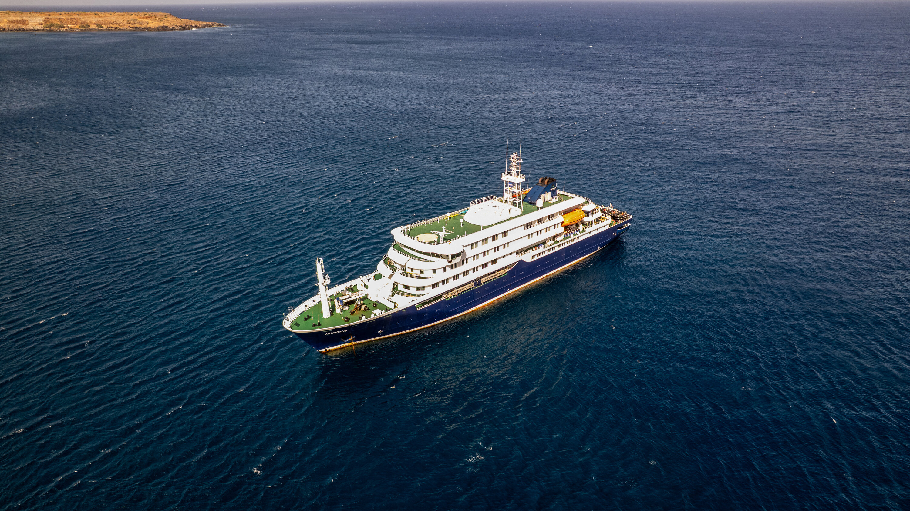 &Chi;&alpha;&nu;&tau;&alpha;ϊό&sigmaf;: Έ&pi;&iota;&beta;ά&tau;&eta;&sigmaf; &tau;&omicron;&upsilon; MV Hondius &epsilon;ί&nu;&alpha;&iota; &sigma;&epsilon; &kappa;&alpha;&rho;&alpha;&nu;&tau;ί&nu;&alpha; &sigma;&epsilon; &nu;&omicron;&sigma;&omicron;&kappa;&omicron;&mu;&epsilon;ί&omicron; &tau;&eta;&sigmaf; &Tau;&alpha;ϊ&beta;ά&nu;
