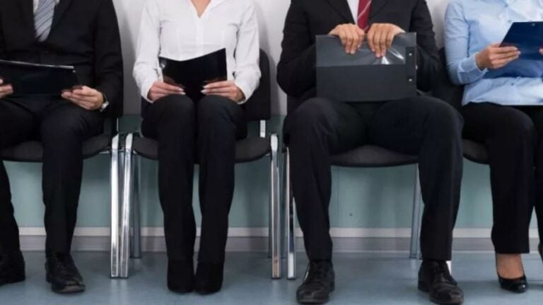 &Kappa;&Epsilon;: &Tau;&alpha; &sigma;&tau;&omicron;&iota;&chi;&epsilon;ί&alpha; Eurostat &epsilon;&pi;&iota;&beta;&epsilon;&beta;&alpha;&iota;ώ&nu;&omicron;&upsilon;&nu; &sigma;&tau;&alpha;&theta;&epsilon;&rho;ή &epsilon;&nu;ί&sigma;&chi;&upsilon;&sigma;&eta; &alpha;&gamma;&omicron;&rho;ά&sigmaf; &epsilon;&rho;&gamma;&alpha;&sigma;ί&alpha;&sigmaf;