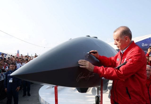 &Tau;&omicron;&upsilon;&rho;&kappa;ί&alpha;: &Alpha;&nu;&alpha;&pi;&tau;ύ&sigma;&sigma;&epsilon;&iota; &epsilon;&kappa;&pi;&alpha;&iota;&delta;&epsilon;&upsilon;&tau;&iota;&kappa;ό &mu;&alpha;&chi;&eta;&tau;&iota;&kappa;ό &gamma;&iota;&alpha; &epsilon;&pi;&iota;&chi;&epsilon;&iota;&rho;ή&sigma;&epsilon;&iota;&sigmaf; &sigma;&tau;&eta; &theta;ά&lambda;&alpha;&sigma;&sigma;&alpha;
