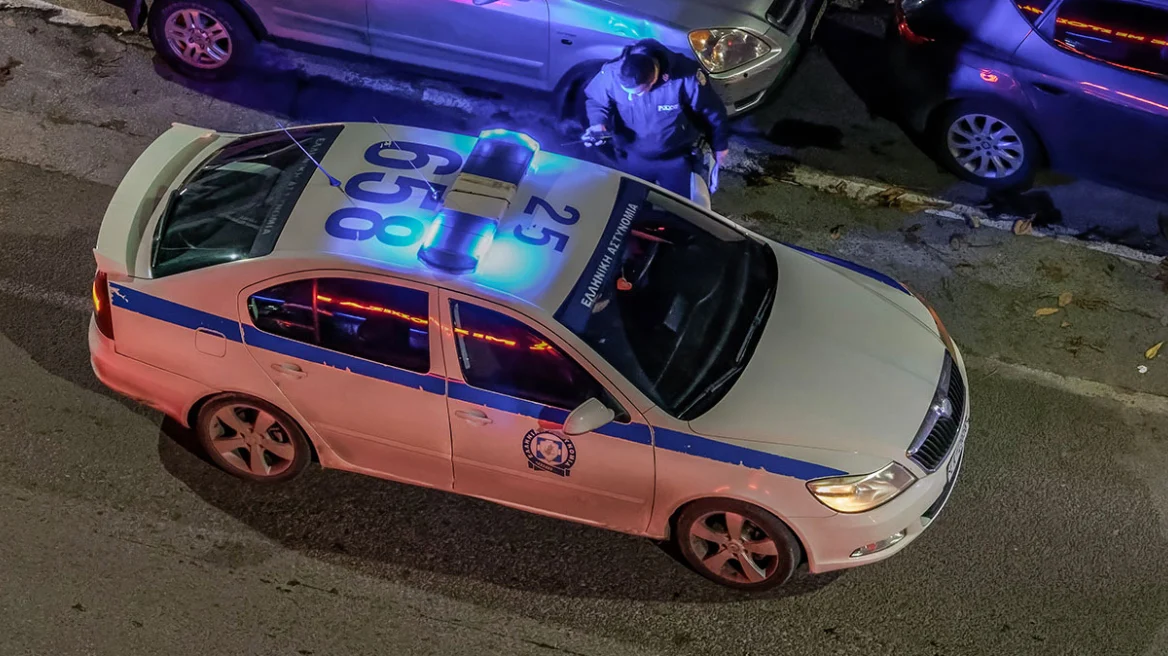 &Tau;&rho;&alpha;&gamma;&omega;&delta;ί&alpha; &sigma;&tau;&omicron;&nu; &Pi;&epsilon;&iota;&rho;&alpha;&iota;ά: &Pi;&rho;&omicron;&sigma;ή&chi;&theta;&eta; &omicron; 50&chi;&rho;&omicron;&nu;&omicron;&sigmaf; &sigma;ύ&nu;&tau;&rho;&omicron;&phi;&omicron;&sigmaf; &tau;&eta;&sigmaf; 24&chi;&rho;&omicron;&nu;&eta;&sigmaf; &pi;&omicron;&upsilon; &alpha;&pi;&epsilon;&beta;ί&omega;&sigma;&epsilon;
